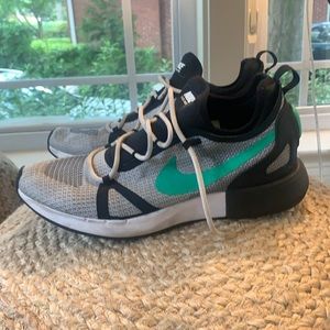 Men’s Nike 9.5 Shoes